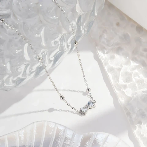 Colar Silver Knot Shine em Aço Inoxidável