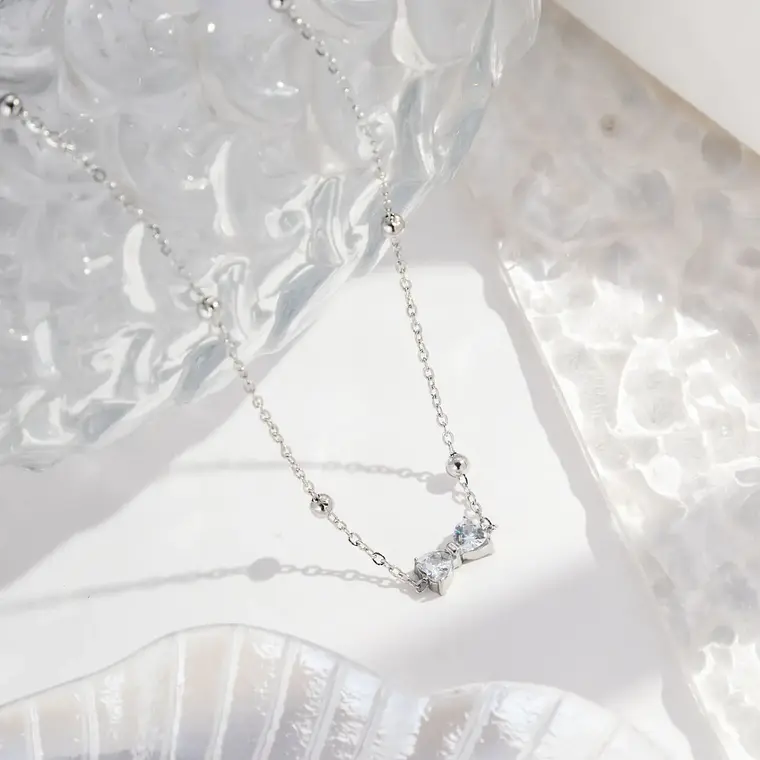 Colar Silver Knot Shine em Aço Inoxidável 1
