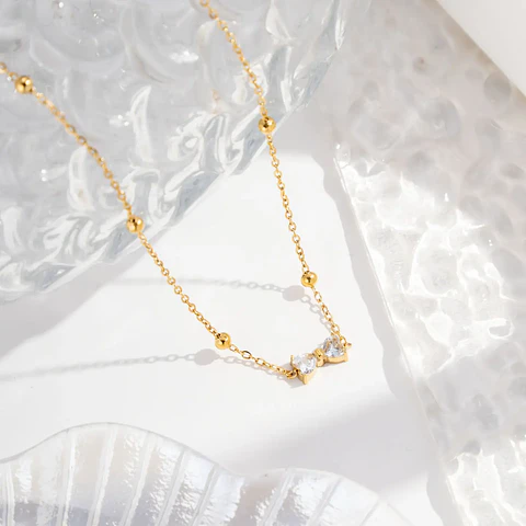 Colar Golden Knot Shine em Aço Inoxidável