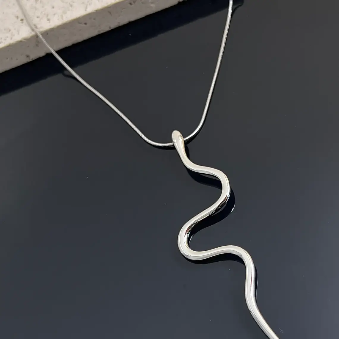 Colar Serpentine Silver em Aço Inoxidável 2