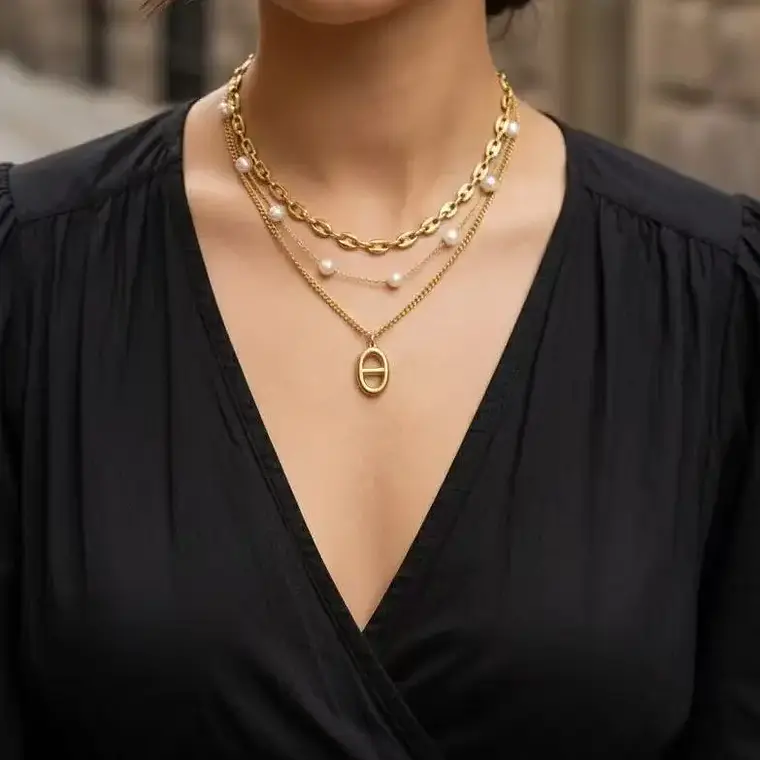 Colar Multi Camadas Elegance em Aço Inoxidável Dourado 1