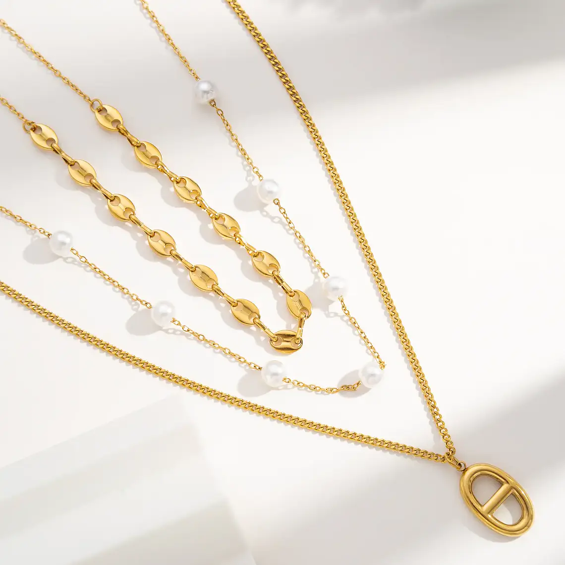 Colar Multi Camadas Elegance em Aço Inoxidável Dourado 2