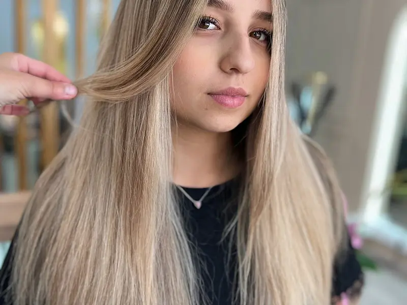 Balayage Loiro Beige Natural em Tavira | Tânia Nascimento Hair Concept