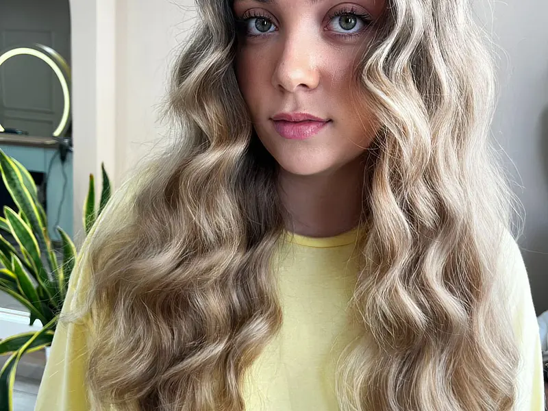 Balayage Loiro Areia Premium em Tavira: Luminosidade, Elegância e Naturalidade