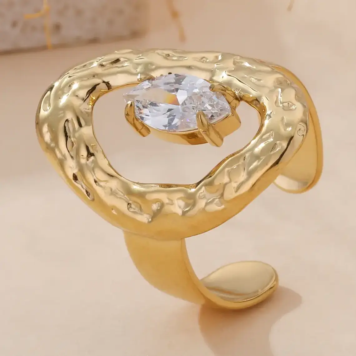 Anel Ajustável Aura Crystal Dourado em Aço Inoxidável 1