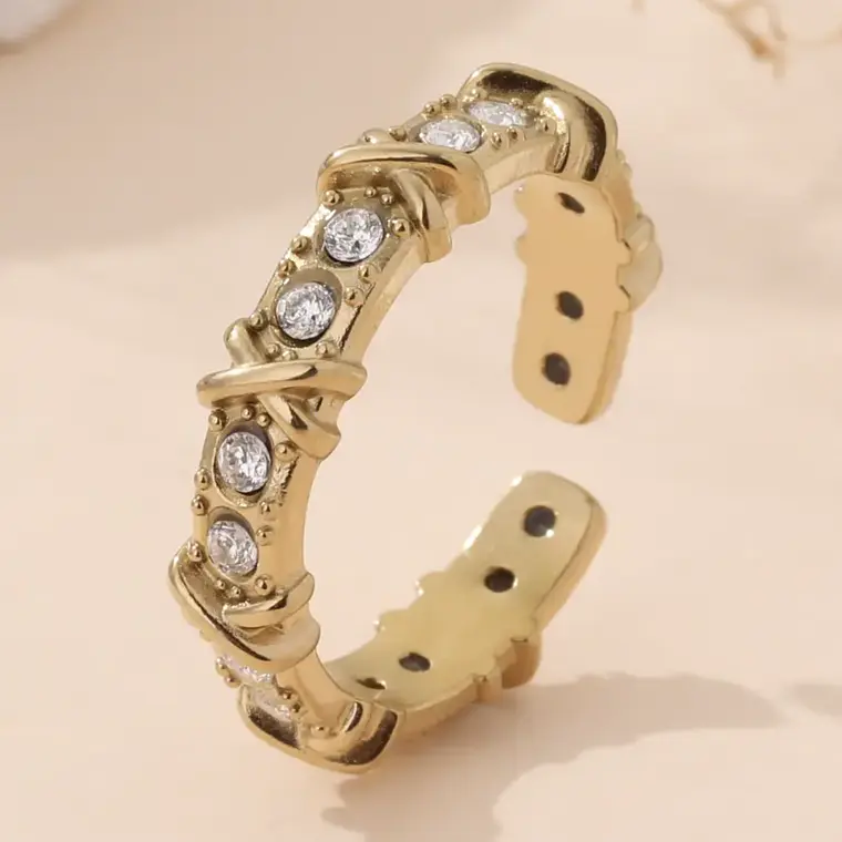 Anel Ajustável Eternal Crystal Dourado em Aço Inoxidável 1