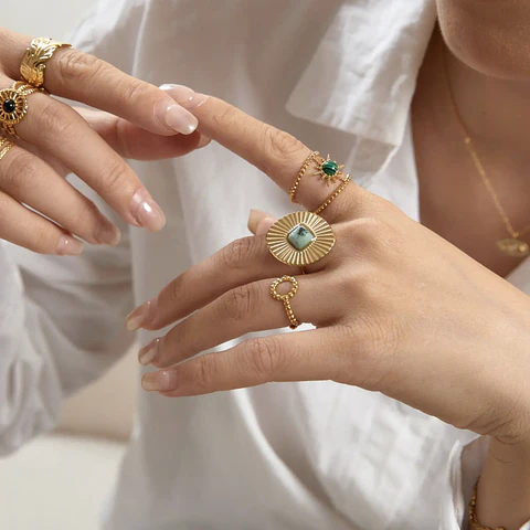 Anel Ajustável African Turquoise Dourado em Aço Inoxidável