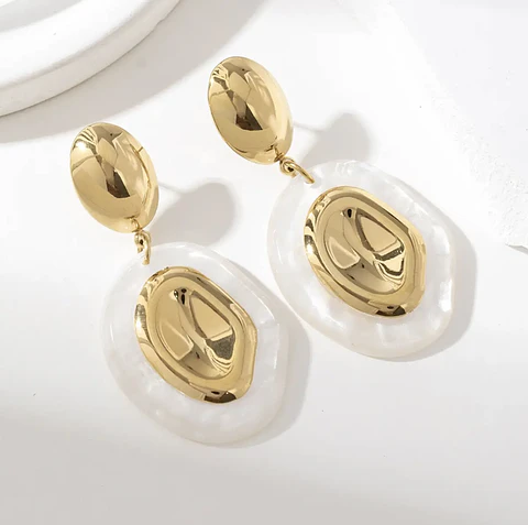 Brincos Sorina Madre Pérola em Aço Inoxidável Dourado
