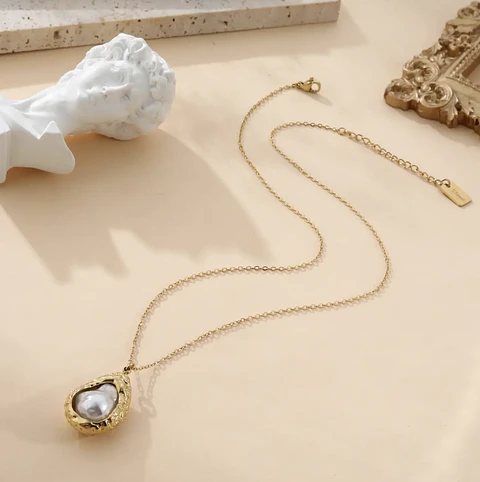 Colar Pérola Dourada Elegance