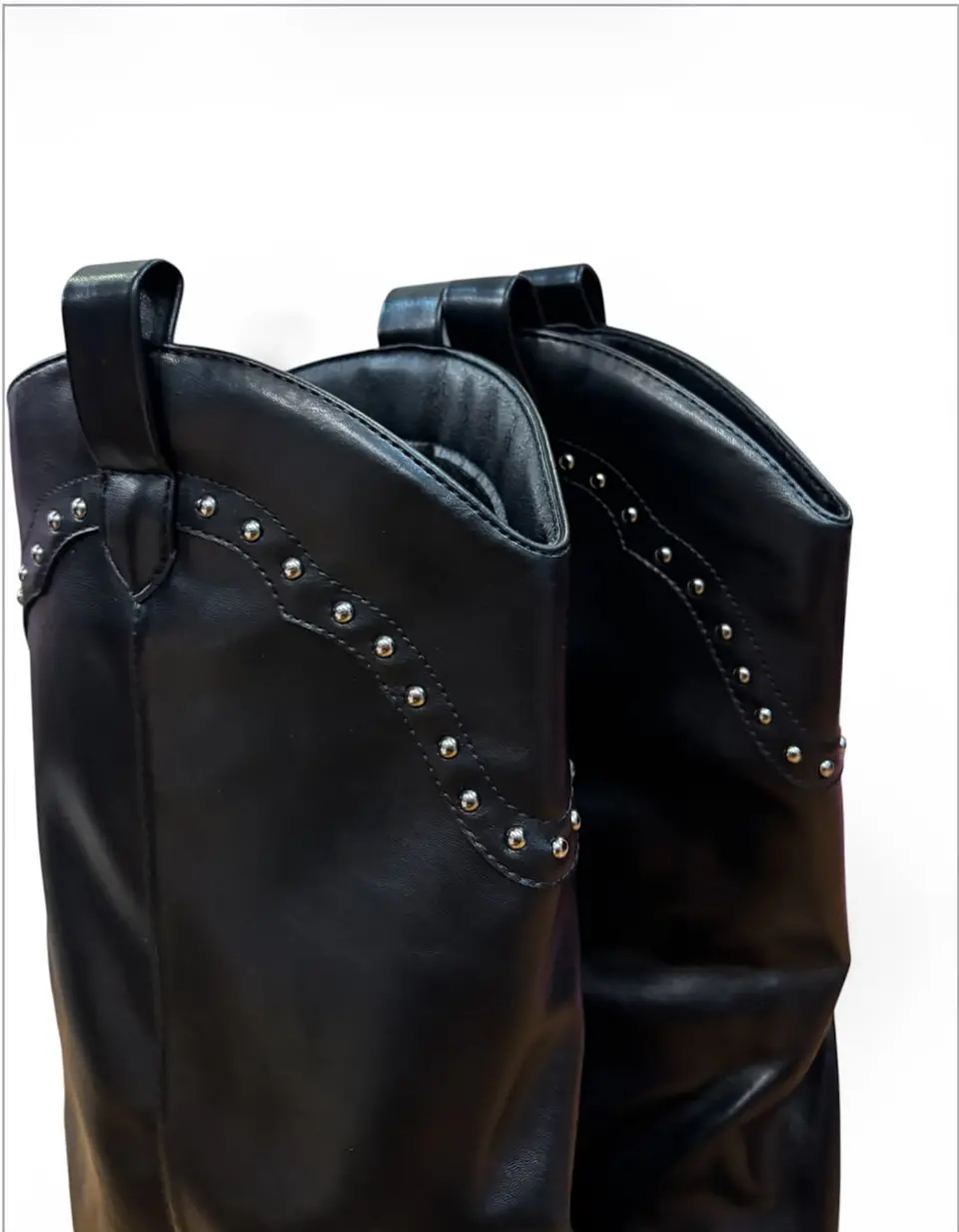 Bota tacha 3