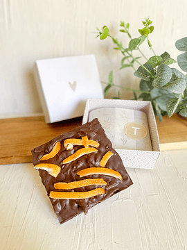 Chocolate Amargo con Naranjitas 100 gr