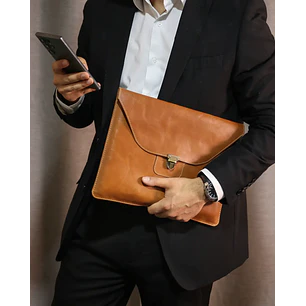 Funda para Notebook de Cuero — Hecha a Medida