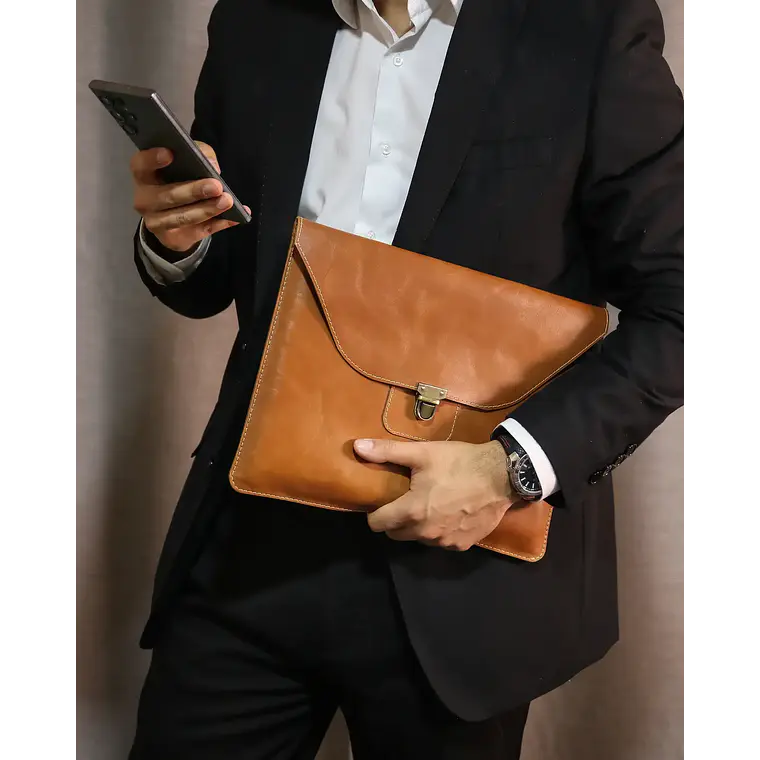 Funda para Notebook de Cuero — Hecha a Medida 3