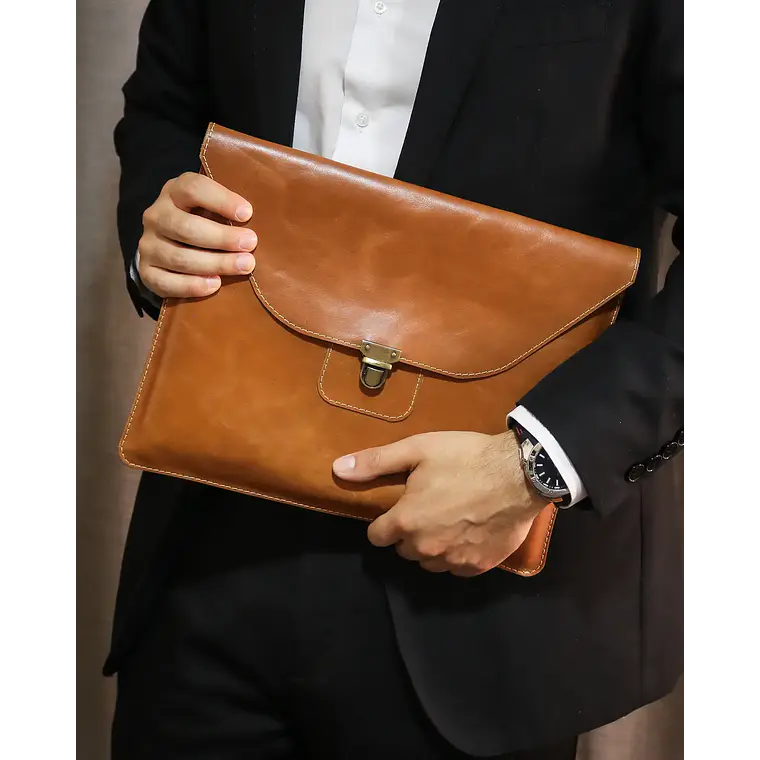Funda para Notebook de Cuero — Hecha a Medida 4