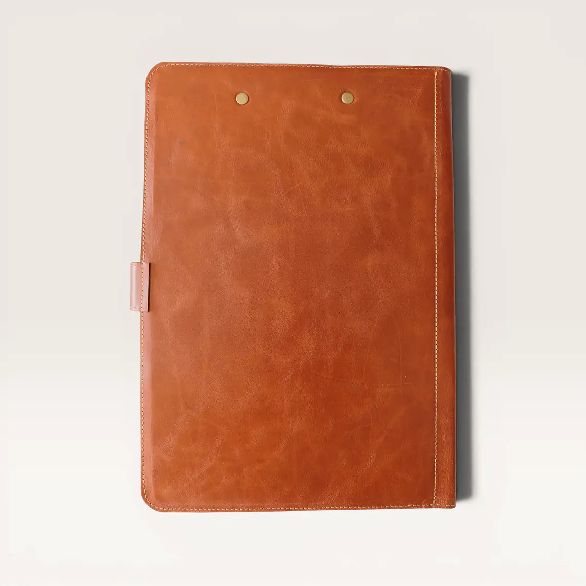 Carpeta de Cuero Rígida – Tamaño Oficio 4