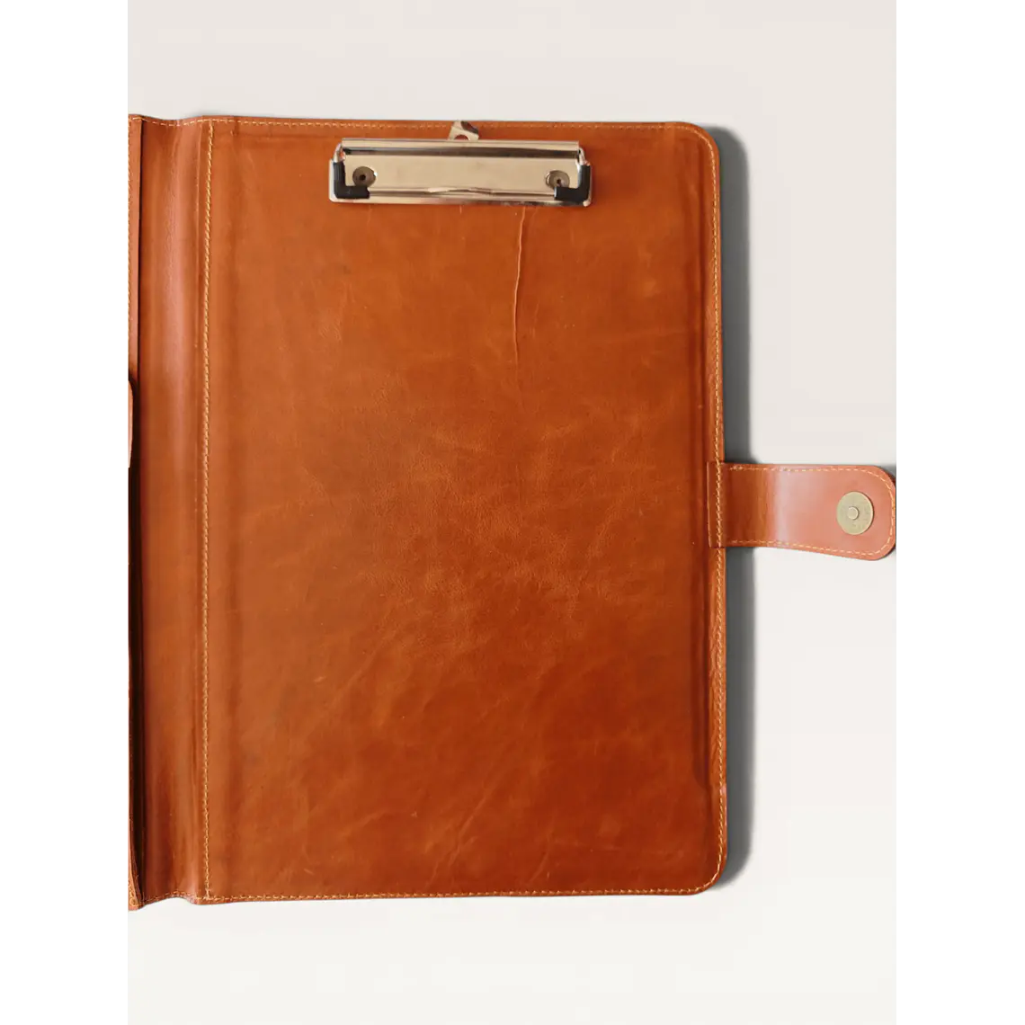 Carpeta de Cuero Rígida – Tamaño Oficio 6