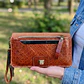 Billetera Mujer Multipropósito Camel Croco - Miniatura 3