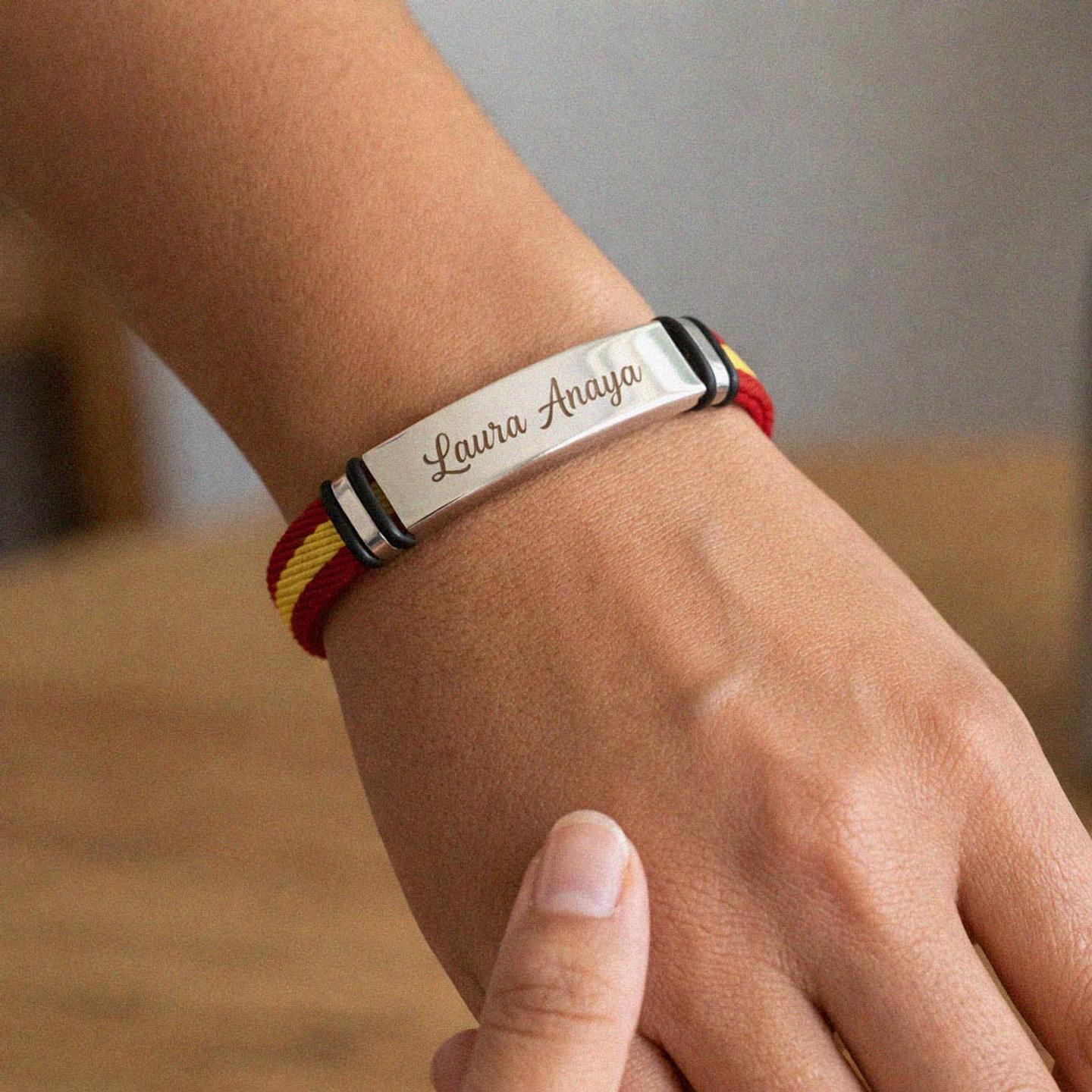 Pulsera España personalizada para hombre y mujer piel sintética con grabado en placa de acero inoxidable 4