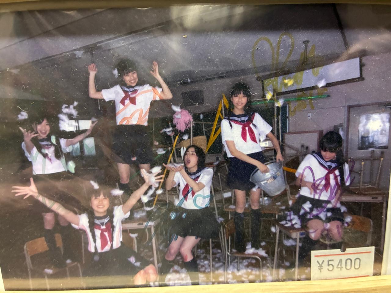Foto autografiada original grupo Idol Momoiro Clover 2