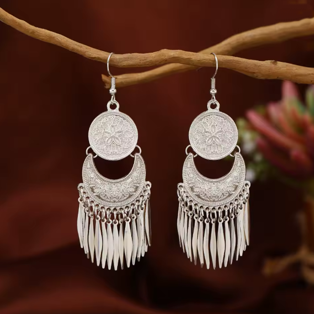 Brincos Boho Lua com Franjas – Banhados a Prata 1