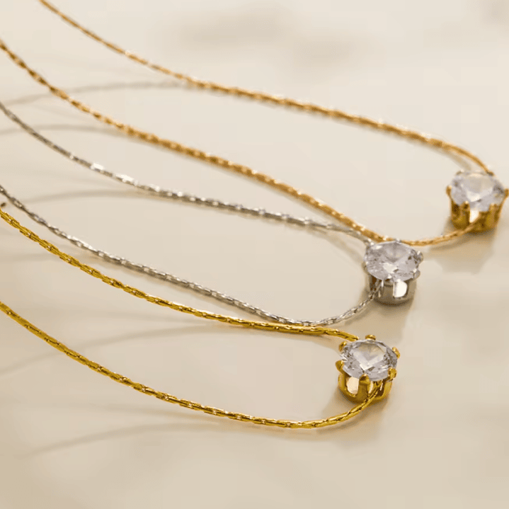 Colar em Aço Inoxidável com Pingente de Pedra Brilhante 3