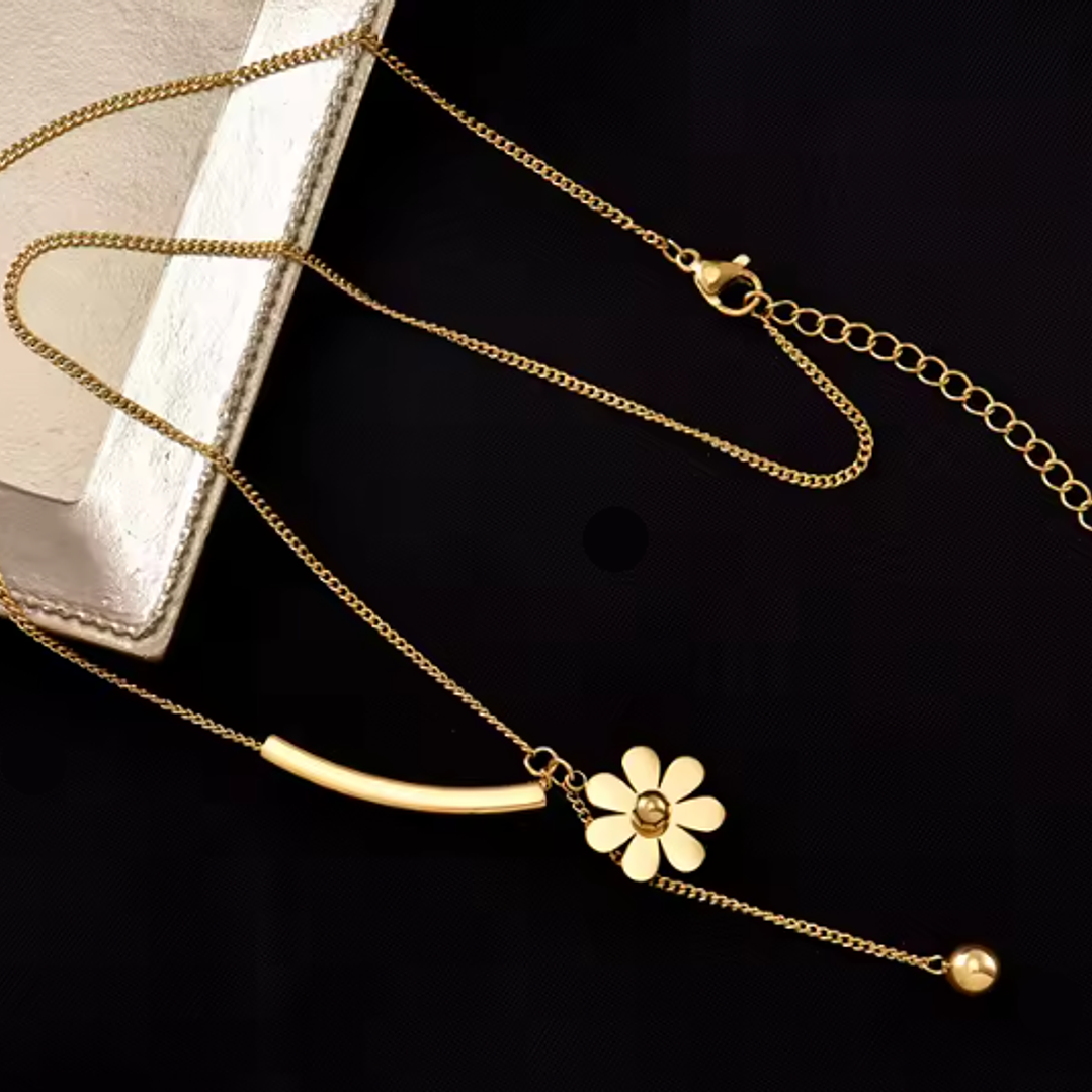 Colar em Aço Inoxidável com Flor Delicada 5