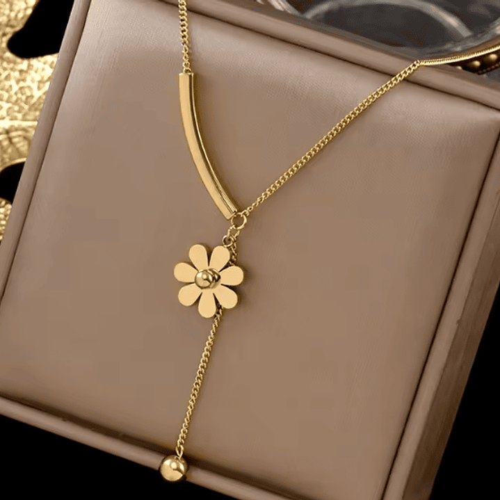 Colar em Aço Inoxidável com Flor Delicada 1