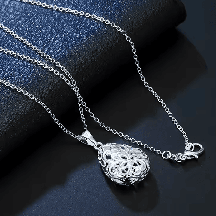 Colar Banhado a Prata com Pingente Vazado Arabesco 2