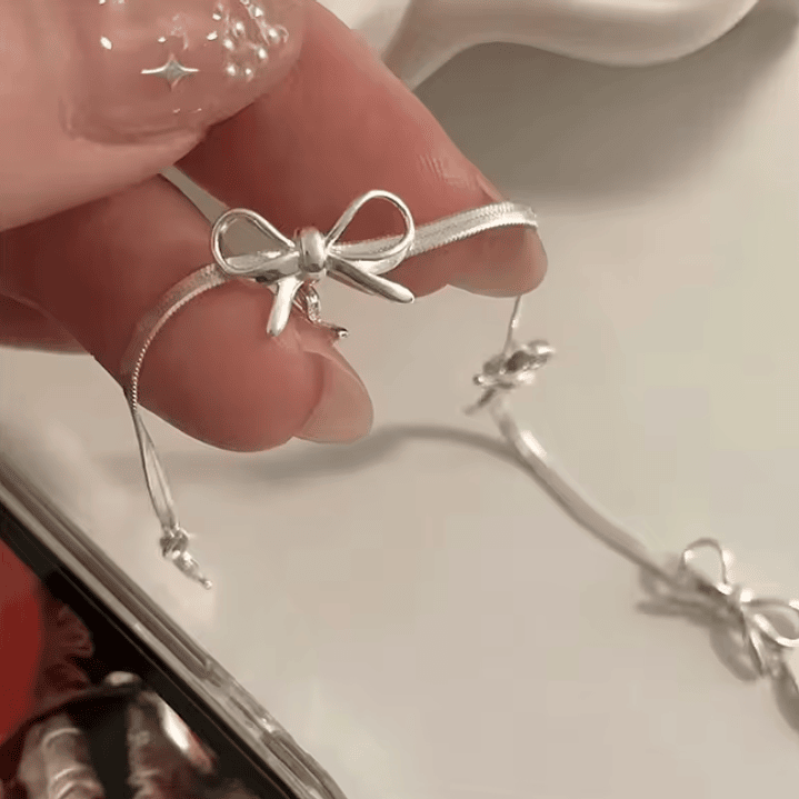 Pulseira Banhada a Prata com Laços Delicados 5