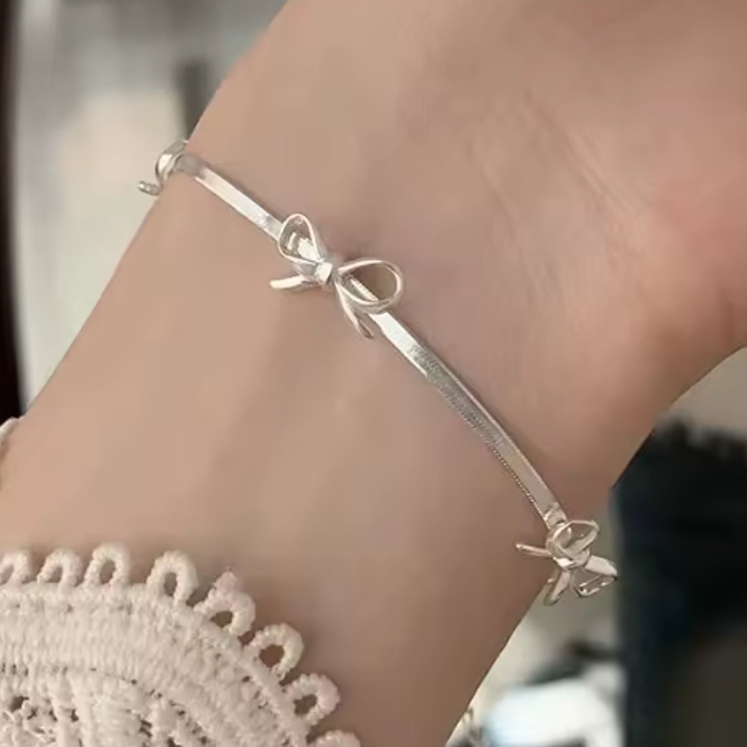 Pulseira Banhada a Prata com Laços Delicados 6