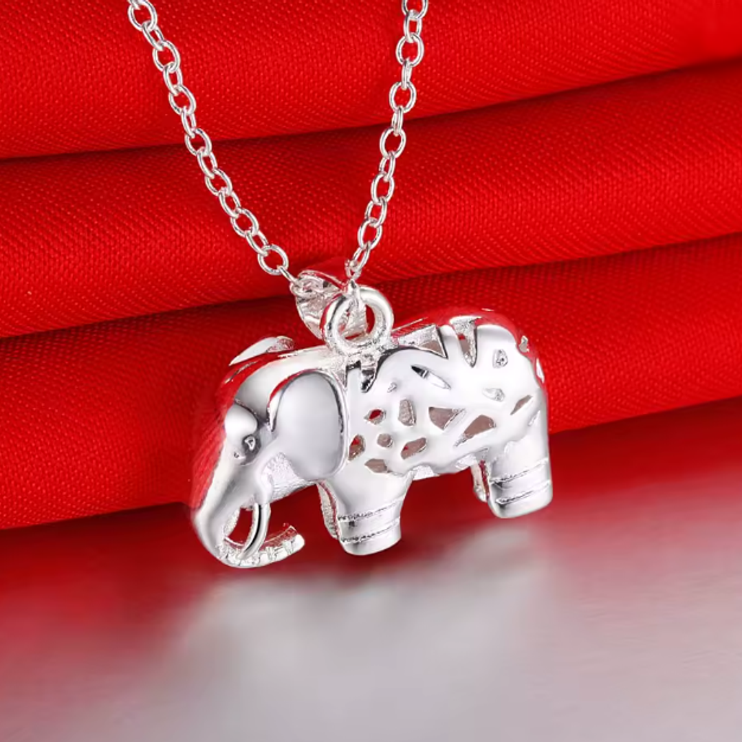 Colar Banhado a Prata com Pingente de Elefante Vazado 2