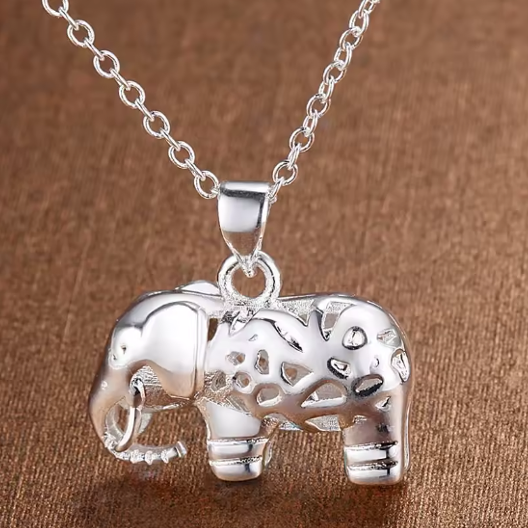 Colar Banhado a Prata com Pingente de Elefante Vazado 3