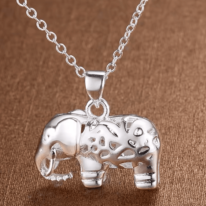 Colar Banhado a Prata com Pingente de Elefante Vazado 3