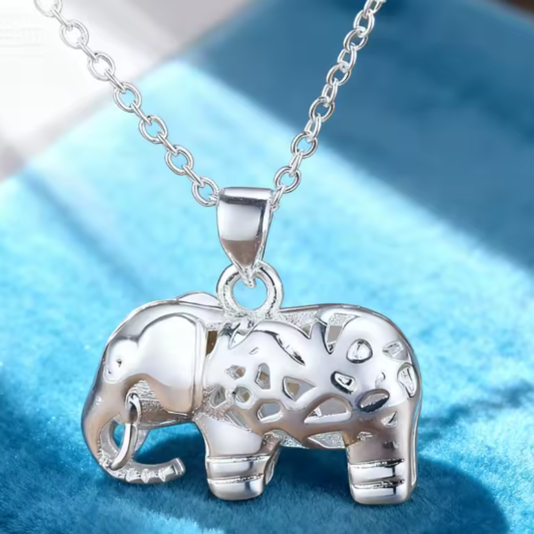 Colar Banhado a Prata com Pingente de Elefante Vazado 4