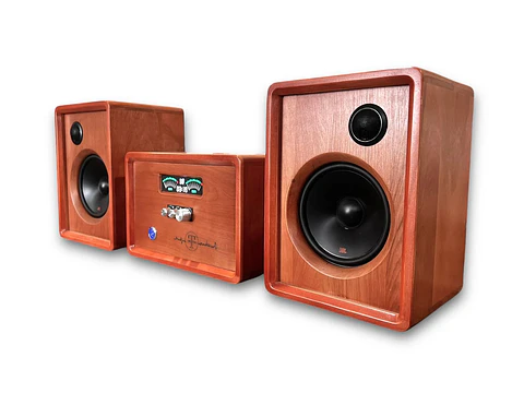 MINI COMPONENTE DE MADERA NATIVA MODELO MC1