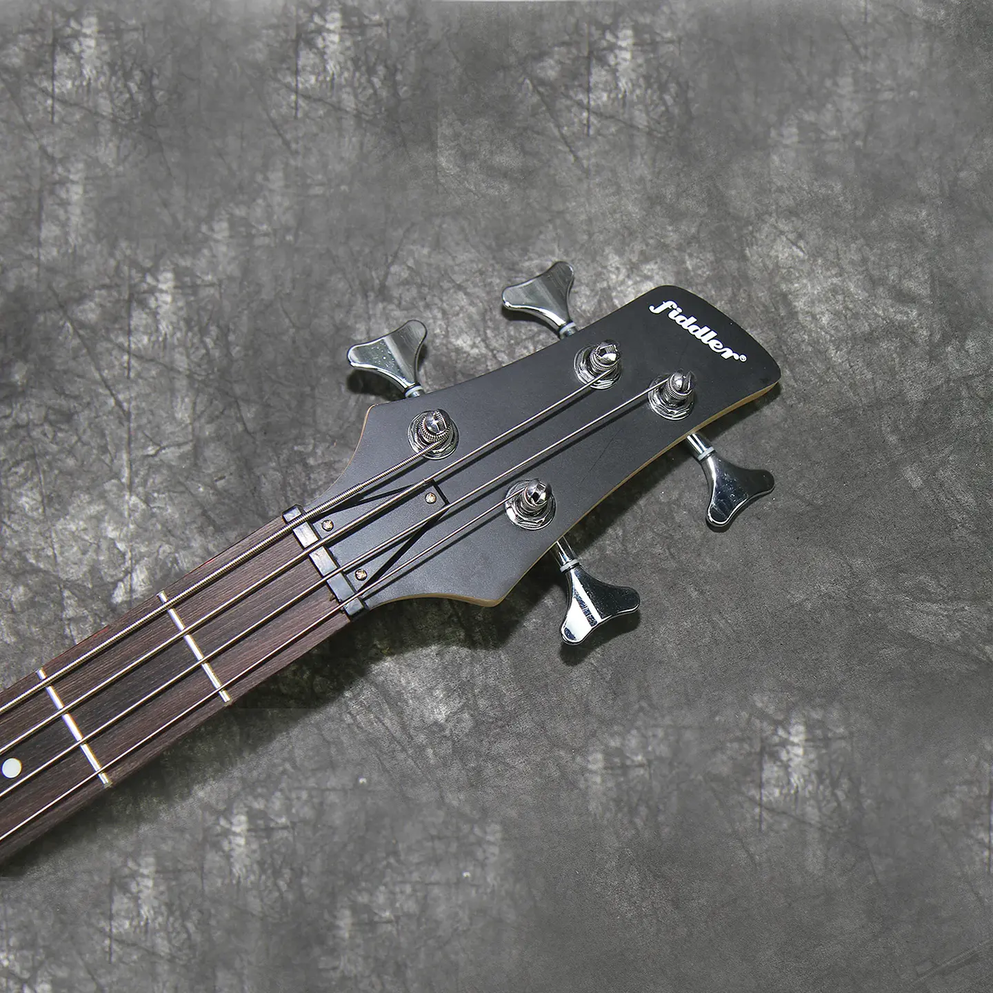 BAJO ELÉCTRICO FIDDLER SUNBURST + AMPLIFICADOR 20W 3