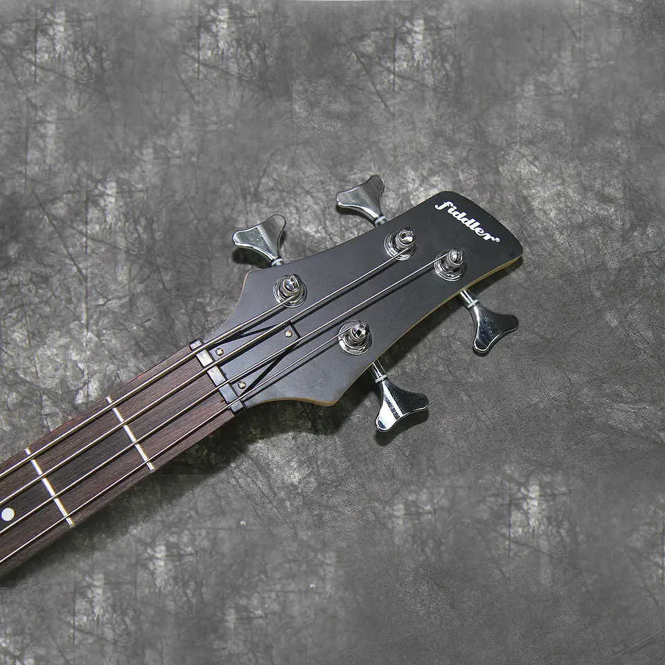 BAJO ELÉCTRICO FIDDLER SUNBURST + AMPLIFICADOR 20W 3