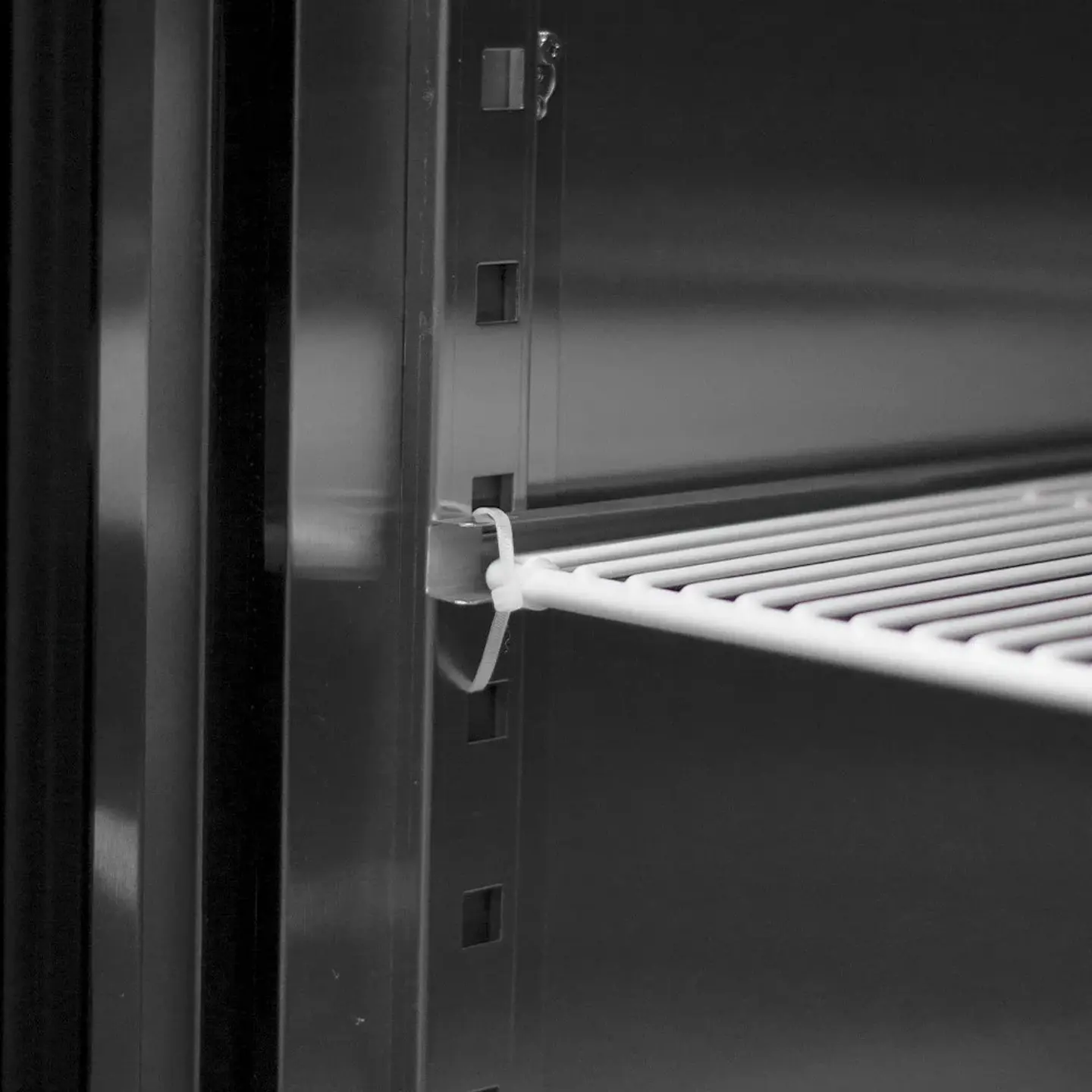 CONGELADOR VERTICAL 2 PUERTAS 1300 LITROS 2