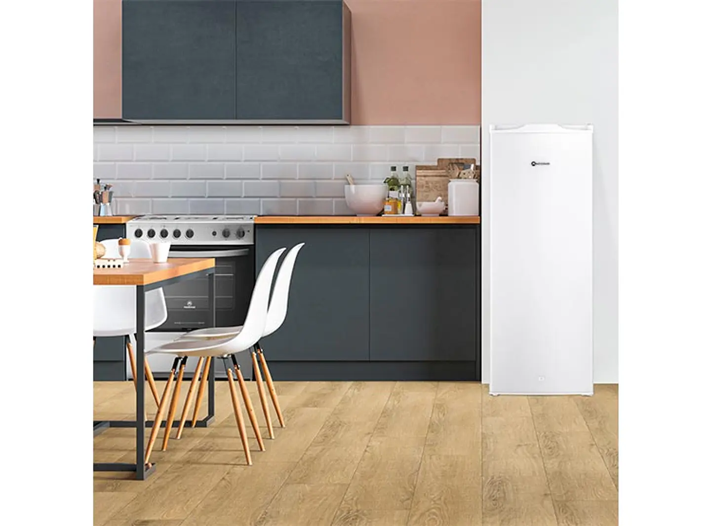 CONGELADOR VERTICAL MADEMSA 157 L FRÍO DIRECTO MFV 645 B 6