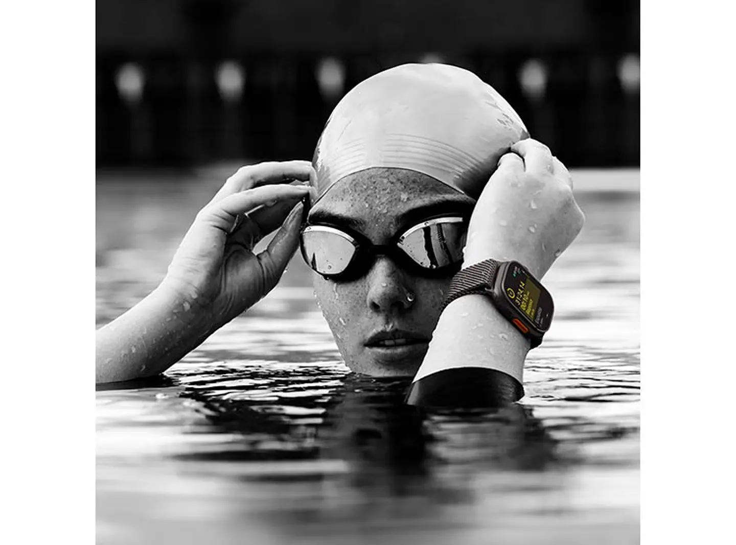 APPLE WATCH ULTRA 2 49MM TITANIO NATURAL CORREA LOOP M/L 3