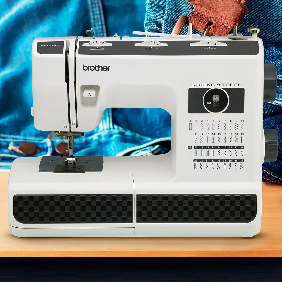 MÁQUINA DE COSER RECTA BROTHER STRONG AND TOUGH ST371HD PORTABLE BLANCA Y NEGRO 110V 3