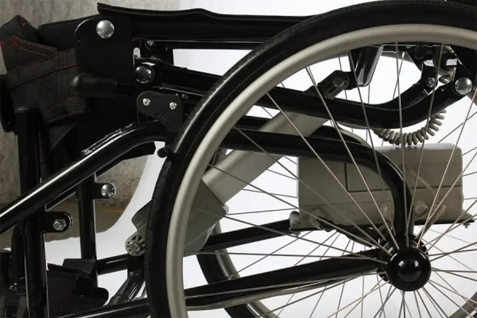 SILLA DE RUEDAS BIPEDESTADORA GET UP CON RESPALDO BAJO 3