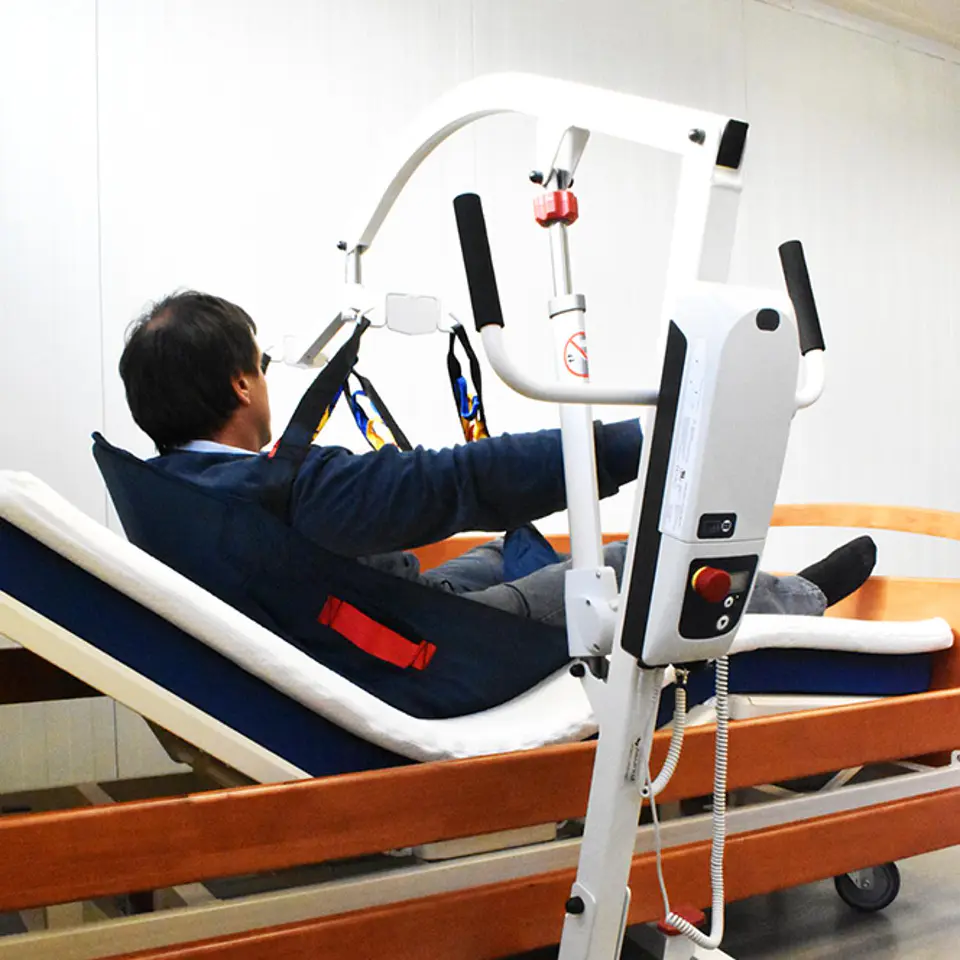 GRÚA GLOMED GPPE010 TRANSFERENCIA PACIENTE ELÉCTRICA 185KLS 5