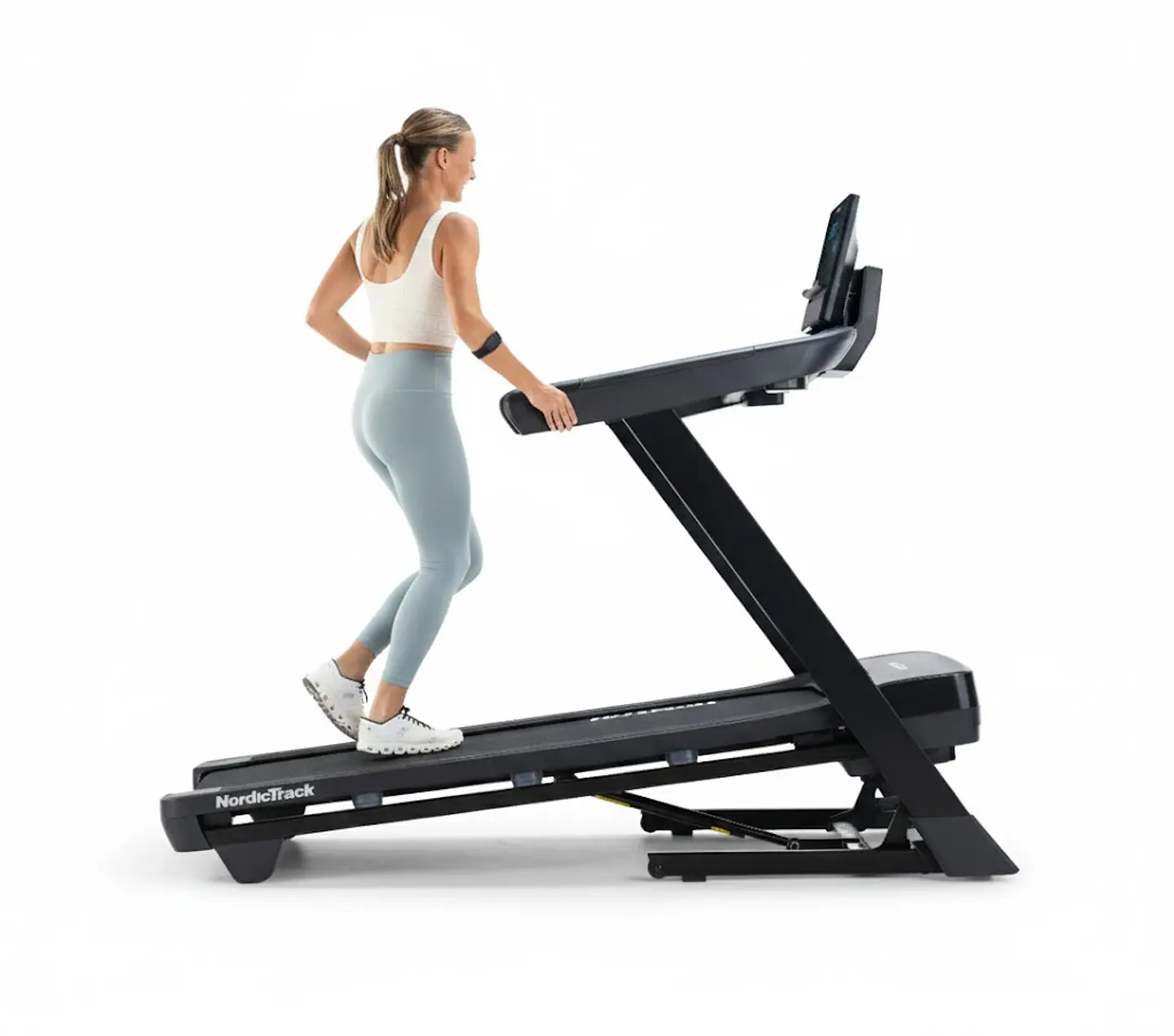 TROTADORA NORDICKTRACK T SERIE 8 NEGRA 1