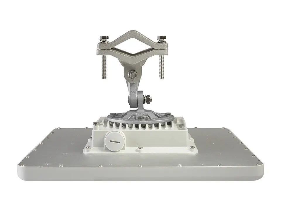 Astra Wireless E5-BSIL - Estación base Evolution 5GHZ - Hasta 5 Suscriptores - Antena integrada 16 dBi - Capacidad de hasta 700 Mbps - 1 Puerto GE - Incluye inyector PoE (24W) y kit de montaje 1