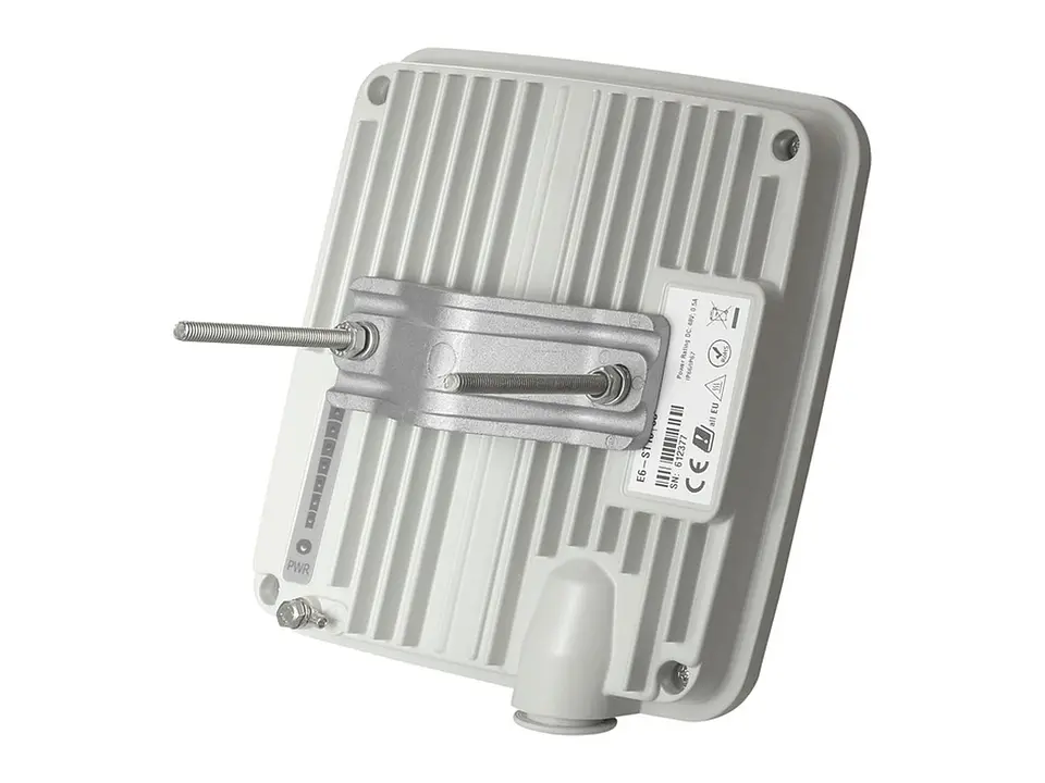 Astra Wireless E6-ST18-50 - Radio Terminal PTP/ST Evolution Banda dual (5.X + 6.X) - Capacidad de hasta 50 Mbps - Antena integrada 18 dBi - 1 Puerto GE. Incluye Inyector PoE (24W) y kit de montaje 2
