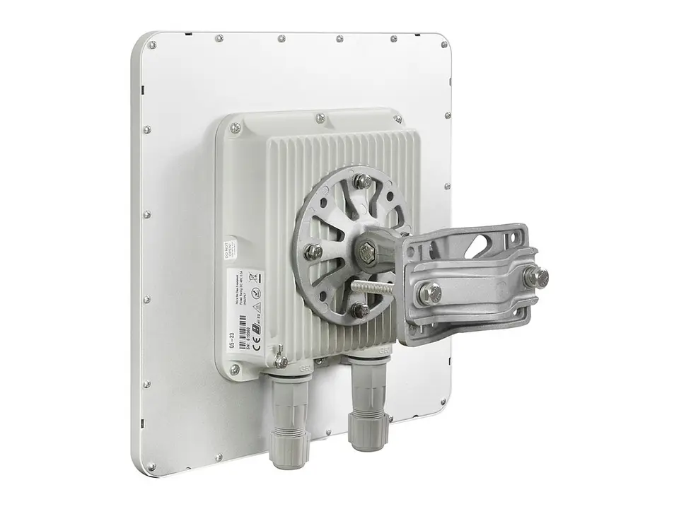 Astra Wireless Q5-23 - Radio enlace PTP Quanta 5, 5 GHz, 650 Mbps, Antena integrada 23 dBi, 1xGE. Incluye Inyector PoE (24W) y kit de montaje 2