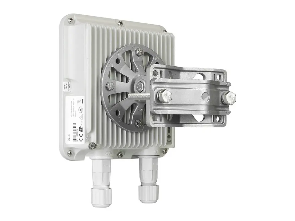 Astra Wireless Q5-E - Radio enlace PTP Quanta 5, 5 GHz, 650 Mbps, Conector tipo 2xN para antena externa, 1xGE. Incluye Inyector PoE (24W) y kit de montaje 2