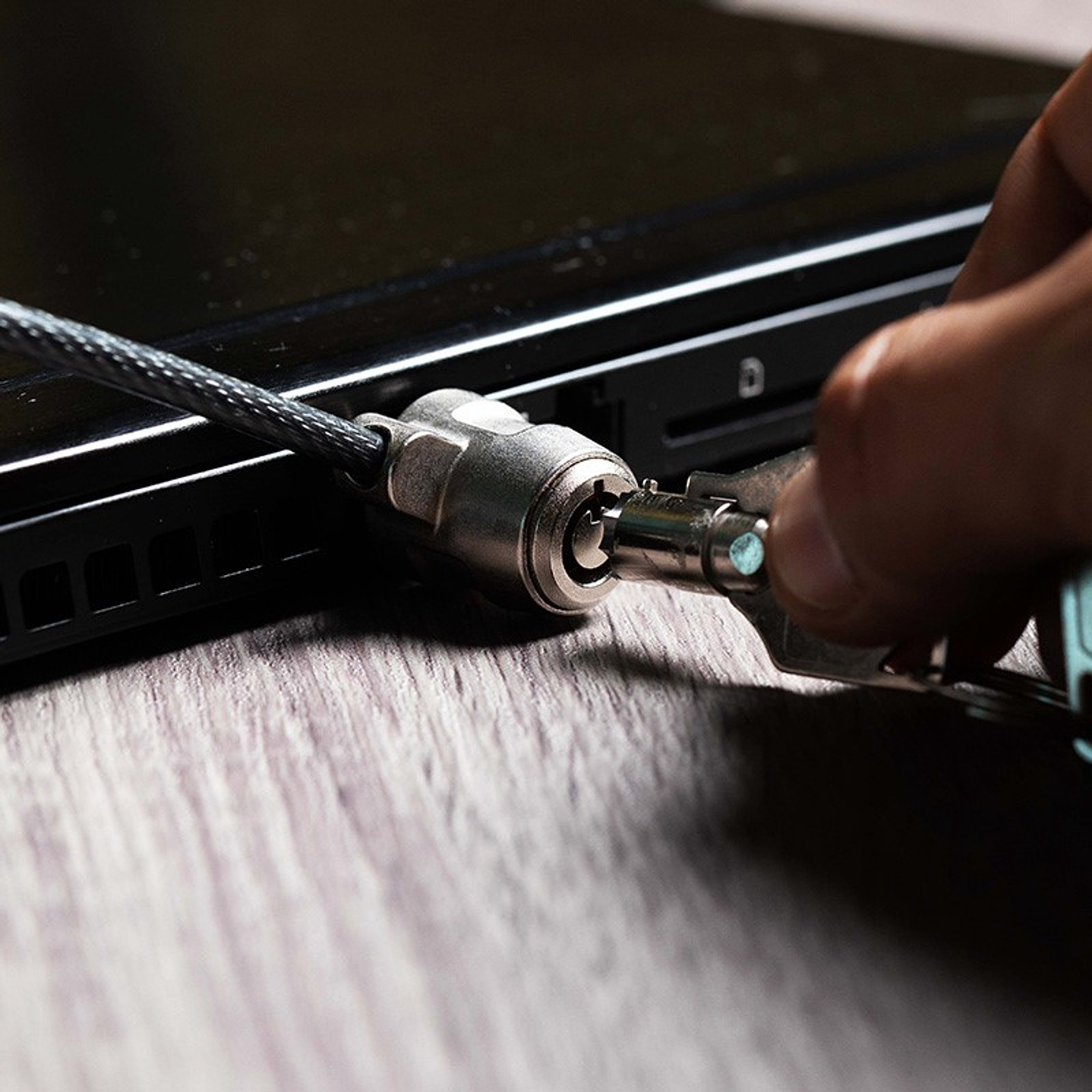 Candado Seguridad Notebook Klip Xtreme KSD330 5