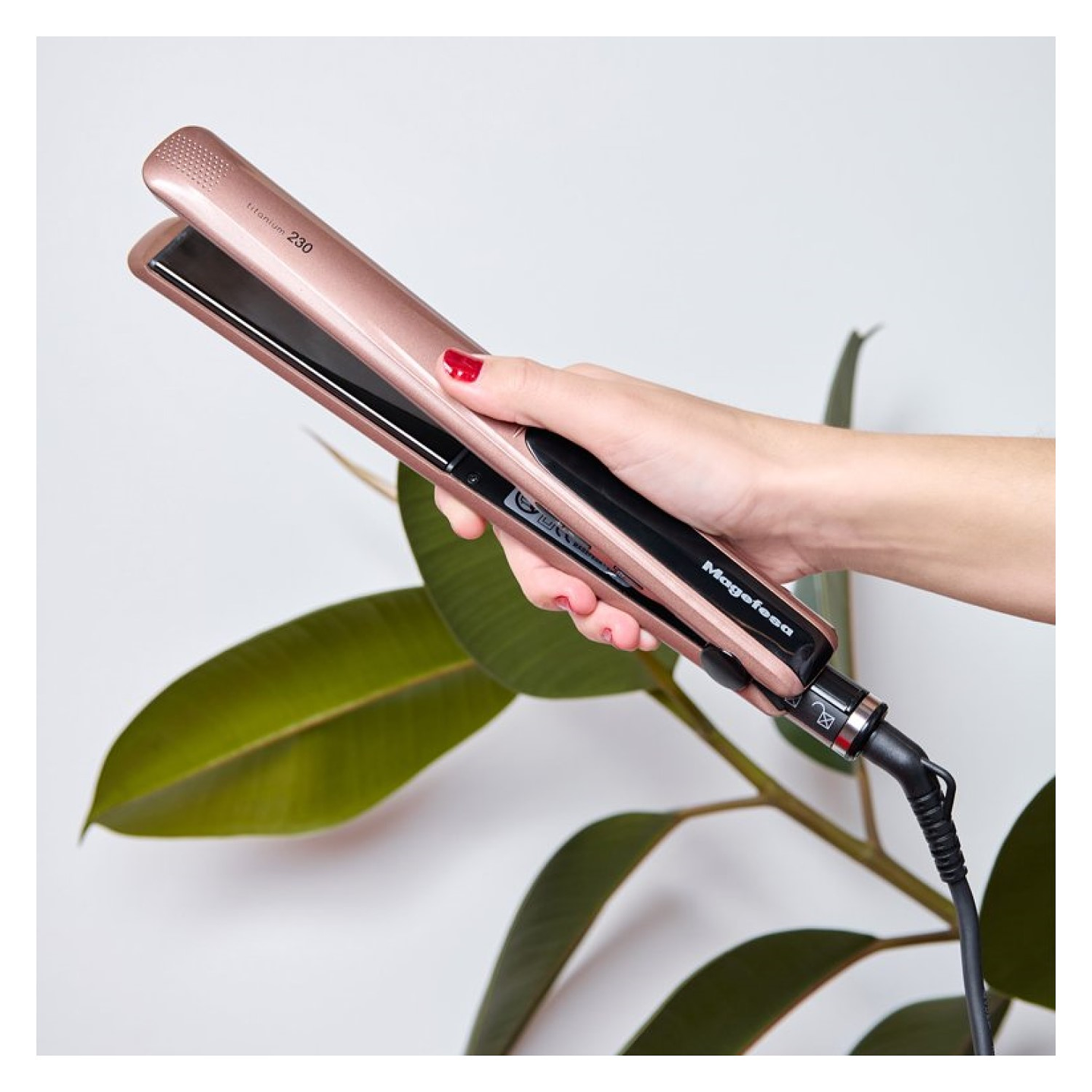 Plancha Pelo 45w Titanio 230°C Cintia MGF7542 Magefesa  4